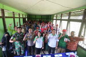 Karolin Minta Petani Landak Selalu Kompak