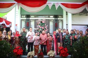 Natal Hari Pertama, Dandim 1201/Mph Sambangi Forkopimda Landak