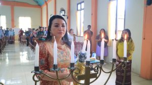 Karolin Rayakan Natal Bersama Keluarga Besar Flobamora