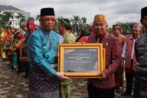 Momentum Harjad Pemprov Kalbar, Pemkab Landak Raih 4 Penghargaan