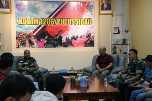 Dandim 1206/Psb Terima Kunjungan Rombongan YBS Putussibau