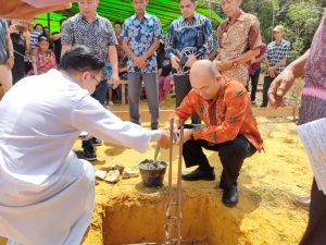Hadiri Pembangunan Gereja Sungai Lubang, Samuel Ingatkan Umat Semangat Ibadah