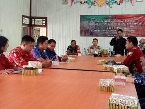 Babinsa Sungai Babuat Hadiri Sosialisasi KIE Desa Tumbang Bantian