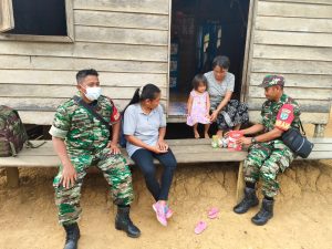 Jum’at Berkah, TNI Kunjungi Anak Kategori Stunting