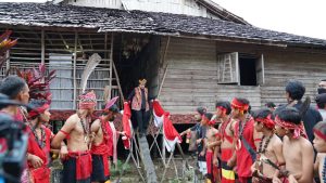 Kunjungi Rumah Betang Ensaid Panjang, Puan Janji Akan Bangun Replikanya