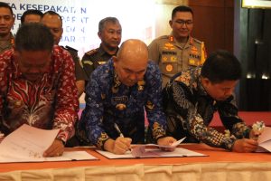 Samuel Sepakati MoU Kepala Daerah dan APH