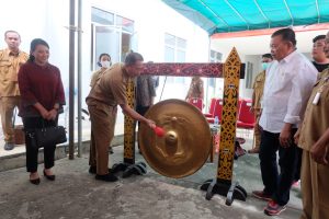 Vinsensius Launching ADM di Puskesmas Senakin