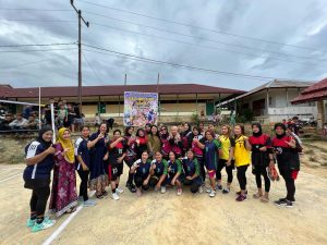 Karolin Buka Turnamen Voli Idulfitri Cup di Mungguk