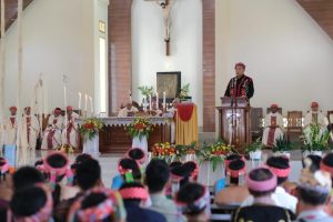 Bupati Kapuas Hulu Ikuti Perayaan Misa Dange Inkulturasi
