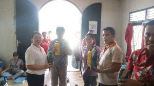Karolin Berikan Pelatihan Pembuatan Pupuk Organik di Sidas