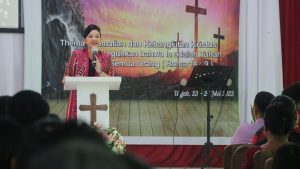 Karolin Menghadiri Perayaan Paskah Gereja PPIK Sempatung