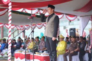 Sis Pimpin Apel Peringatan Hardiknas