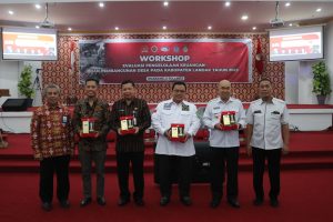 Samuel Buka Workshop Evaluasi Pengelolaan Keuangan dan Pembangunan Desa