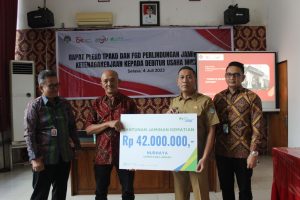 Vinsensius Buka Rapat Pleno TPAKD Landak
