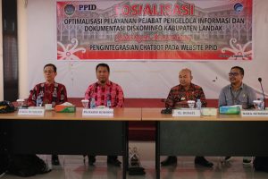 Samuel Buka Sosialisasi Optimalisasi Pelayanan Pejabat Pengelola Informasi dan Dokumentasi Diskominfo