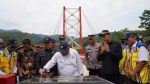 Bupati Kapuas Hulu Mendampingi Kunker Menteri PUPR dan Ketua Komisi V DPR RI