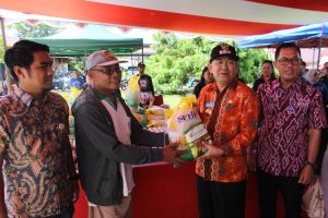 Meriahkan HUT ke 24 Pemkab Landak Gelar Gerakan Pasar Murah