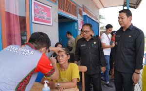 Pemkab Kapuas Hulu Gelar Pengobatan Gratis di Teluk Geruguk
