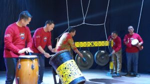 Bupati Kapuas Hulu Hadiri Pentas Seni Musik Dan Tari Kapuas Hulu