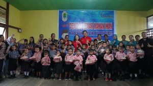 Sis Ajak Masyarakat Nanga Nyabau Makan Ikan Sejak Balita