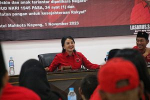 Tutup Rakercab PDI P Kayong Utara, Karolin : Lakukan Politik Yang Santun