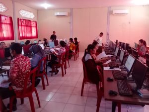 46 Mahasiswa UT Ujian Secara Online Pertama Kali di Kabupaten Landak