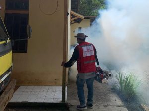 PMI Kabupaten Landak Laksanakan Fogging di Kecamatan Ngabang