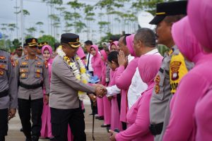 Polres Kubu Raya Gelar Parade Perpisahan dan Selamat Datang