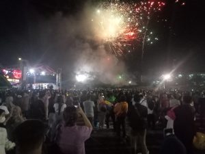 Ribuan Warga Hadiri Pesta Menyambut Tahun Baru 2024 di Makodam XII/Tpr