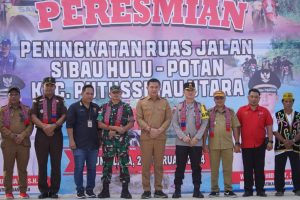 Bupati Kapuas Hulu Resmikan Jalan Tanjung Lasa