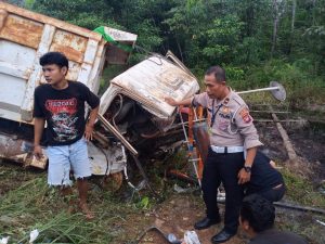 Teluk Bakung Kembali Makan Korban, Dump Truk VC Truk Trailer