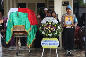 Jenazah Aiptu Sarpanto Dimakankan Dengan Upacara Kepolisian 