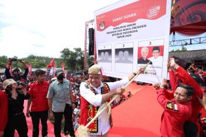 Kampanye di Kubu Raya, Ganjar Pastikan Hak Wilayah Adat Dayak