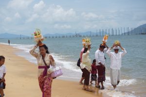 Jelang Nyepi 1946 Saka, Umat Hindu Kalbar Gelar Ritual Melasti di Singkawang