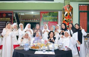Pangdam dan Ketua Persit KCK Buka Puasa Bersama di Rindam XII/Tpr