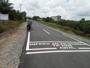 Pekerjaan Ruas Jalan Rasau Jaya – Parit Sarem Tuai Pujian dari Warga