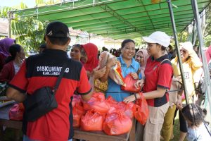 Buka Pasar Murah Dalam Rangka Penanggulangan Inflasi Daerah Jelang Idulfitri 1445 Hijriah