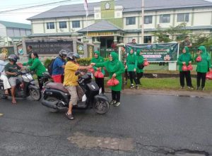 Keluarga Besar Kodim 1208/Sambas Berbagi Takjil 