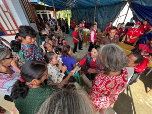 Meriahkan HUT ke 7 GBI Kairos, Karolin Laksanakan Pengobatan Gratis