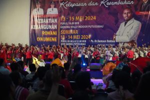 Bupati Kapuas Hulu Hadiri KKR Kristen Kabupaten Kapuas Hulu