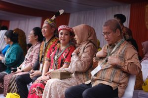 HUT Dekranas dan HKG PKK di Solo, Kapuas Hulu Tampilkan Mobil Hias Rumah Baluk