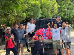 Karolin-Erani Apresiasi Perjuangan Relawan KREN Membantu Korban Banjir