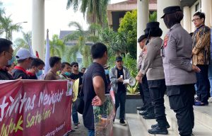 Polresta Pontianak Kawal Aksi Unjuk Rasa May Day