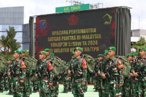 Pangdam XII/Tpr Terima Satgas Pamtas RI-Malaysia Yonzipur 5/ABW