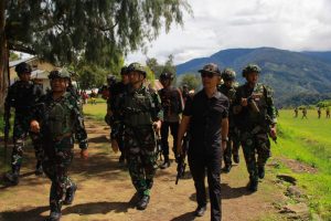 Kembali dari Pengungsian, Pangkogabwilhan III Temui Warga Homeyo 