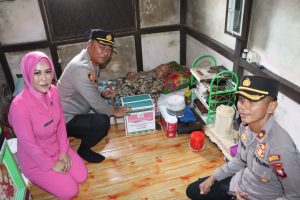 Kapolres Mempawah ke Anjangsana ke Purnawirawan dan Warakawuri