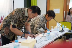 Sis Teken Pengelolaan Sementara Waterfront Siluk dan Rumah Betang Lunsa Hilir