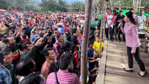 Tutup Turnamen Roah Cup Agak Hilir, Karolin : Mohon Doa dan Dukungannya Saya Maju di Pilbup Landak