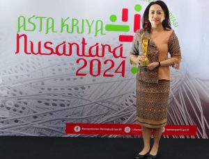 Pengrajin Binaan Dekranasda Kapuas Hulu Kembali Ukir Prestasi Ditingkat Nasional 