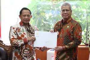 Harrison Terima SK Presiden Perpanjangan Jabatan PJ Gubernur Kalbar 